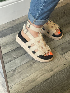 MOXY SANDALS