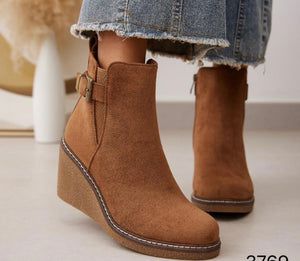 Soft wedge boot