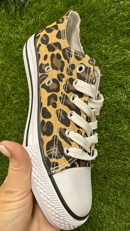 canvas trainer (leopard print)