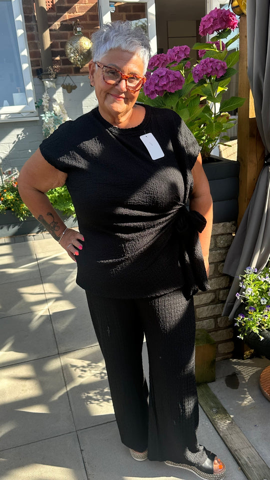 Tie side two piece set