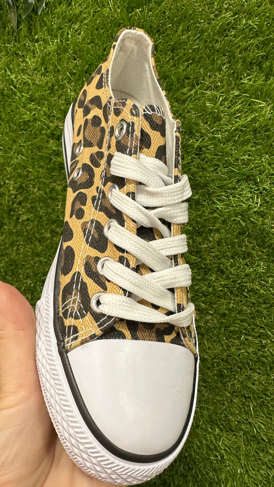 canvas trainer (leopard print)