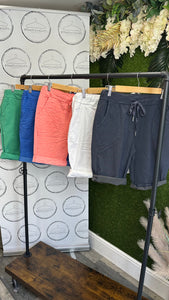 MAGIC SHORTS SIZE 2