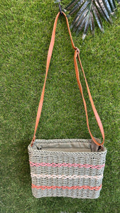Square straw shoulder bag